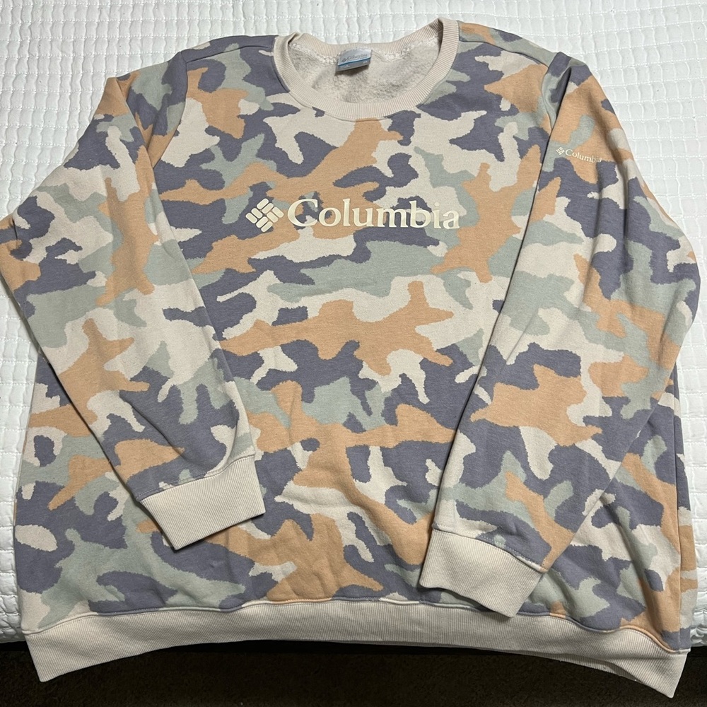Columbia plus size sweatshirt in muted camo